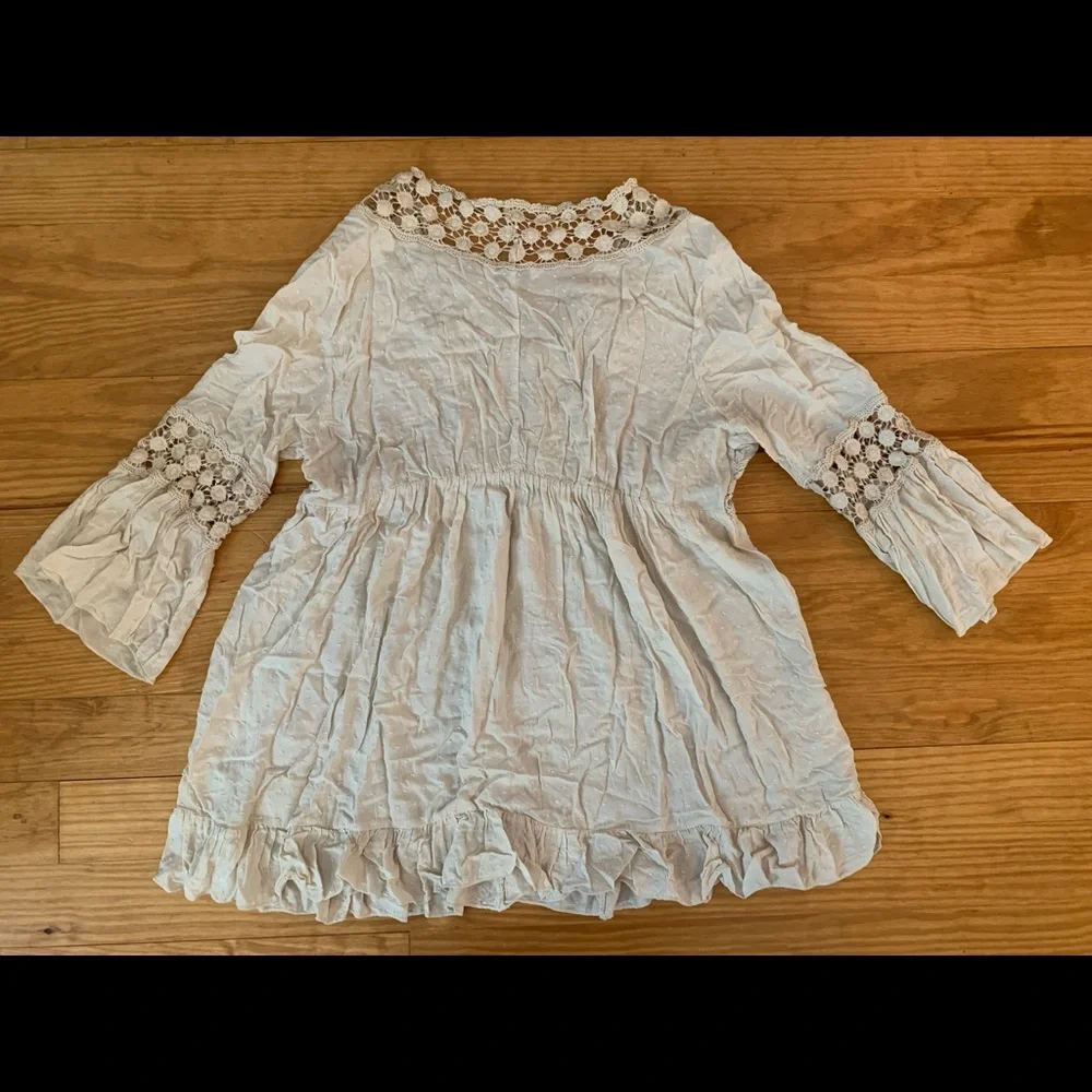 Detailed Tunic - Picture 2 of 3